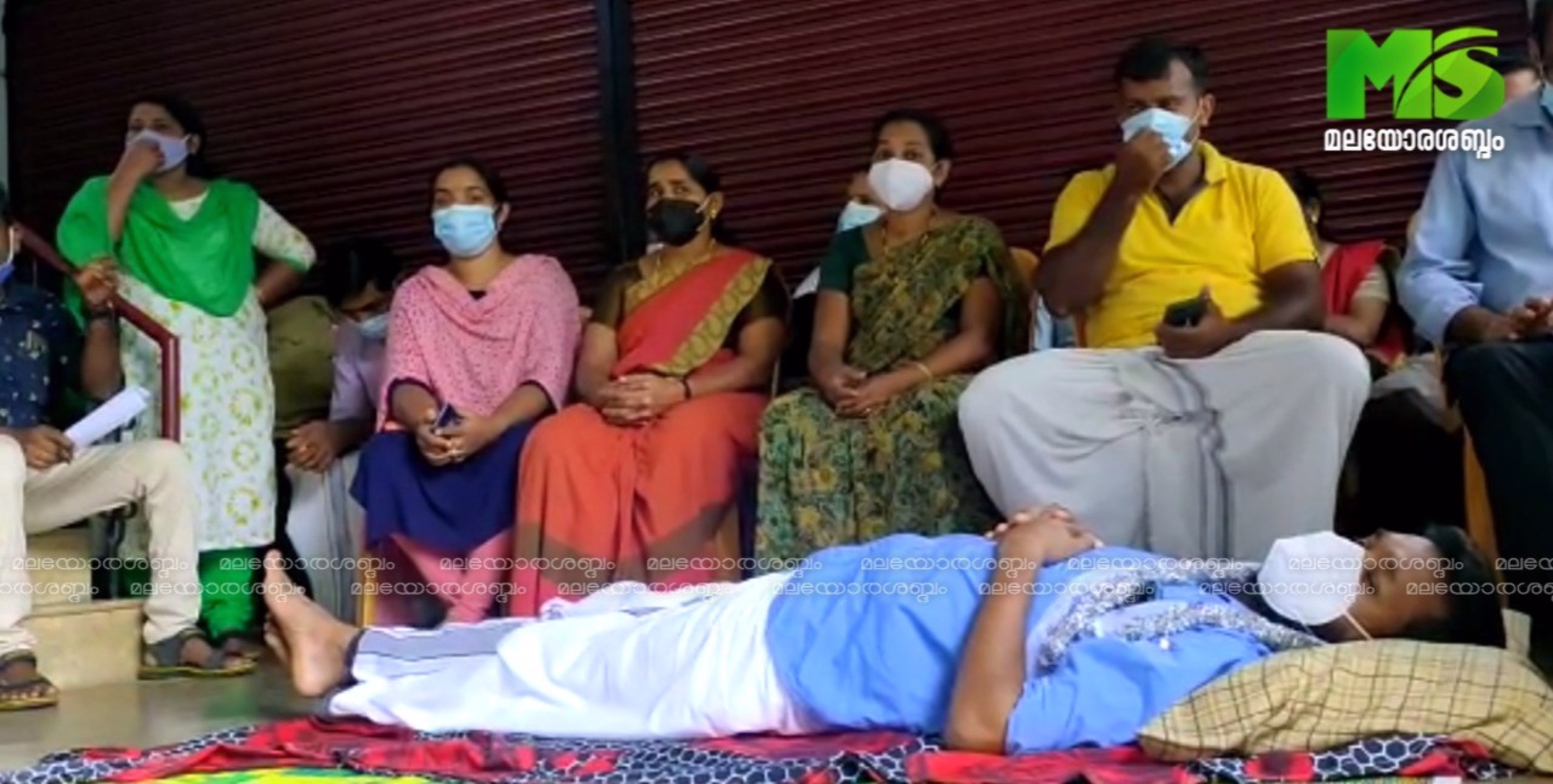 പേരാവൂർ ചിട്ടി തട്ടിപ്പ് : പ്രസിഡന്റിന്റെ വീട്ടിലേക്കുള്ള മാർച്ച്‌ ഉപേക്ഷിച്ചു- സമര സമിതിയിൽ ഭിന്നിപ്പെന്ന് സൂചന