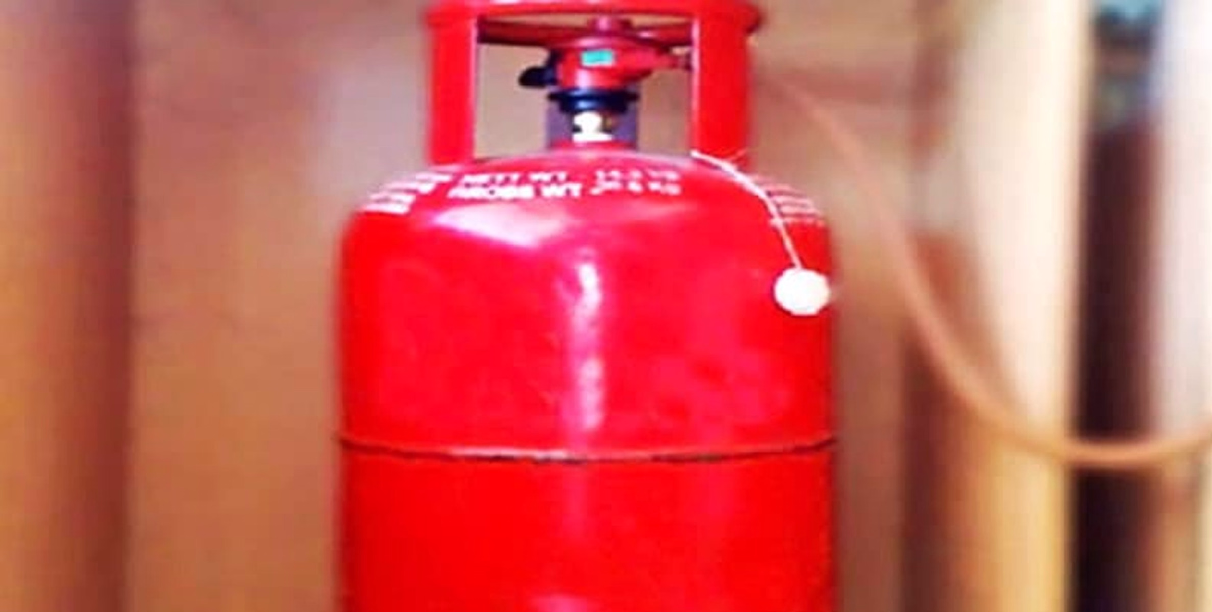 വടകര പഴങ്കാവില്‍ പാചക വാതകം ചോര്‍ന്നു ; ഫയര്‍ഫോഴ്‌സ് ഇടപെടല്‍ വന്‍ ദുരന്തം ഒഴിവായി