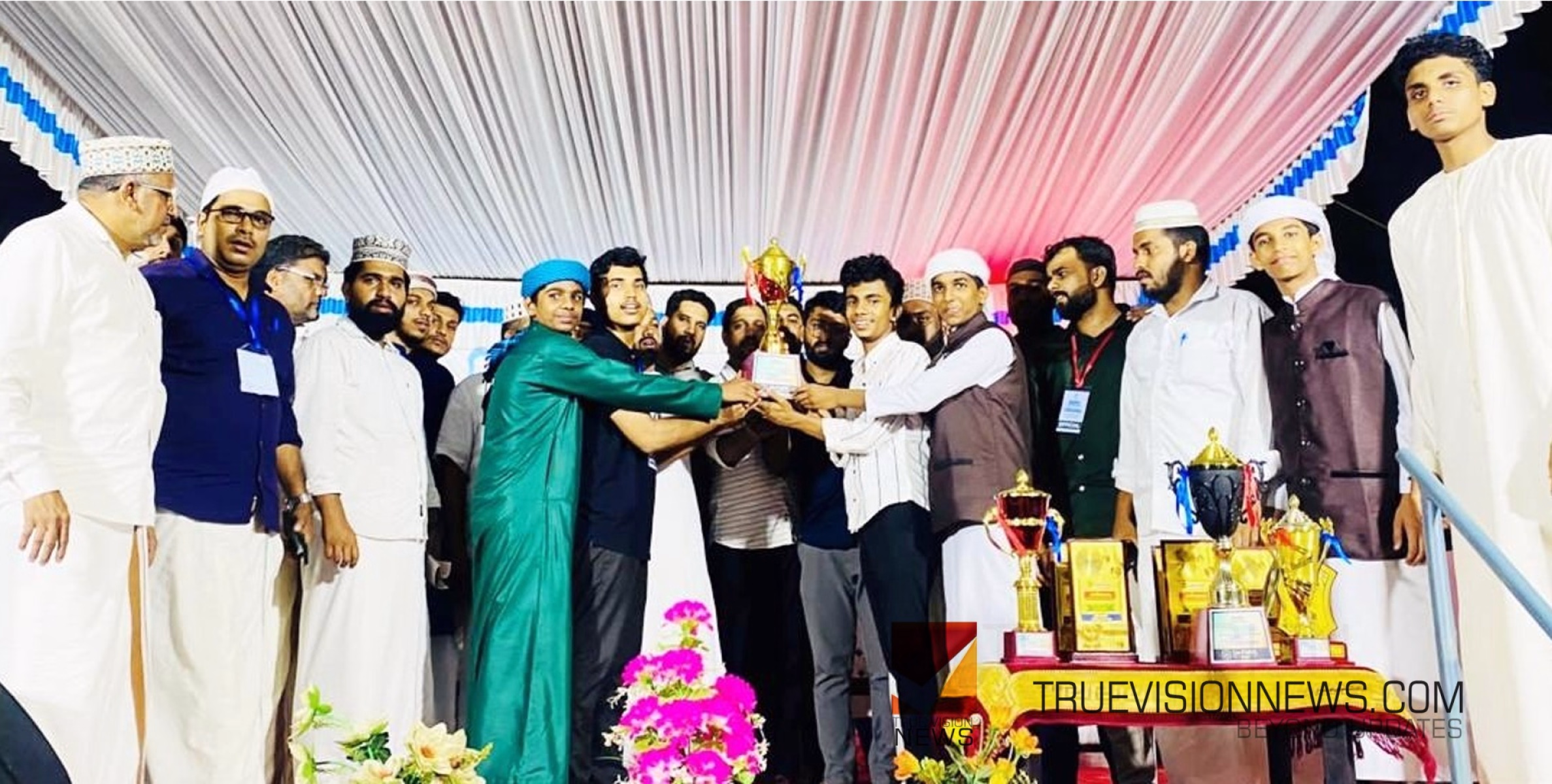 പാറക്കടവ് ക്ലസ്റ്റർ ജേതാക്കൾ; എസ്.കെ.എസ്.എസ്.എഫ് നാദാപുരം മേഖലാ സർഗലയം സമാപിച്ചു