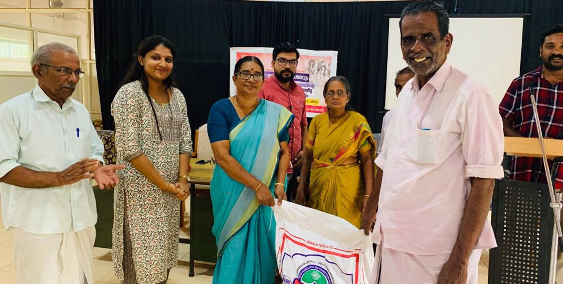 ക്ഷീരദിനാചരണവും കാലിത്തീറ്റ വിതരണ ഉദ്ഘാടനവും