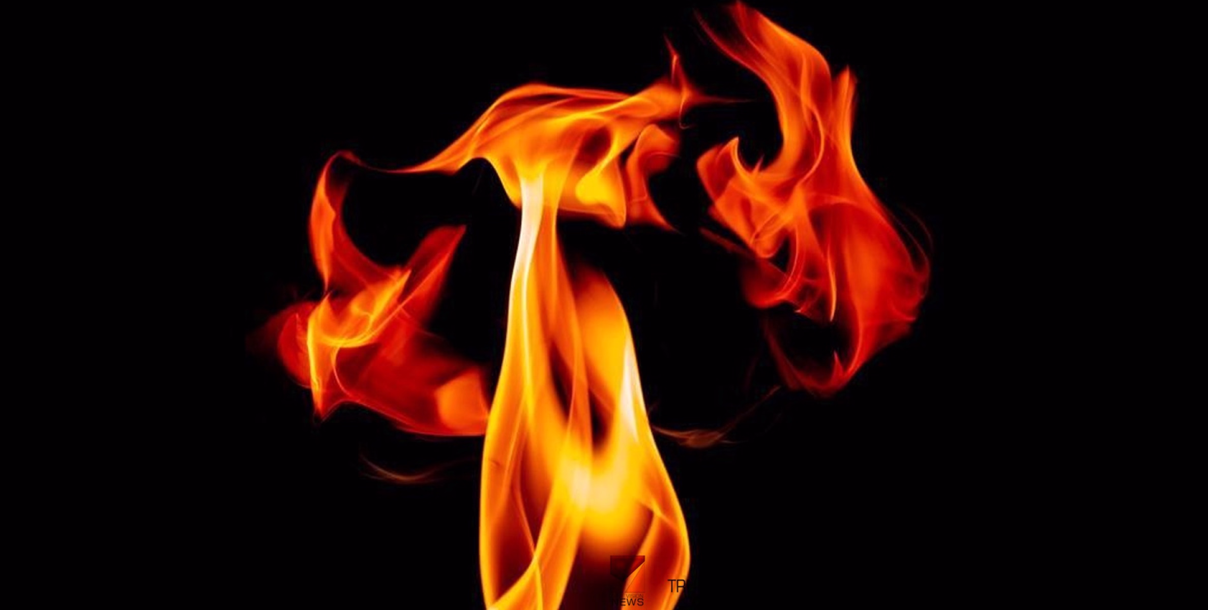 #fire | തൊട്ടിൽപ്പാലത്ത് അയ്യപ്പ ഭക്തർ സഞ്ചരിച്ച ബസിന് തീപ്പിടിച്ചു 