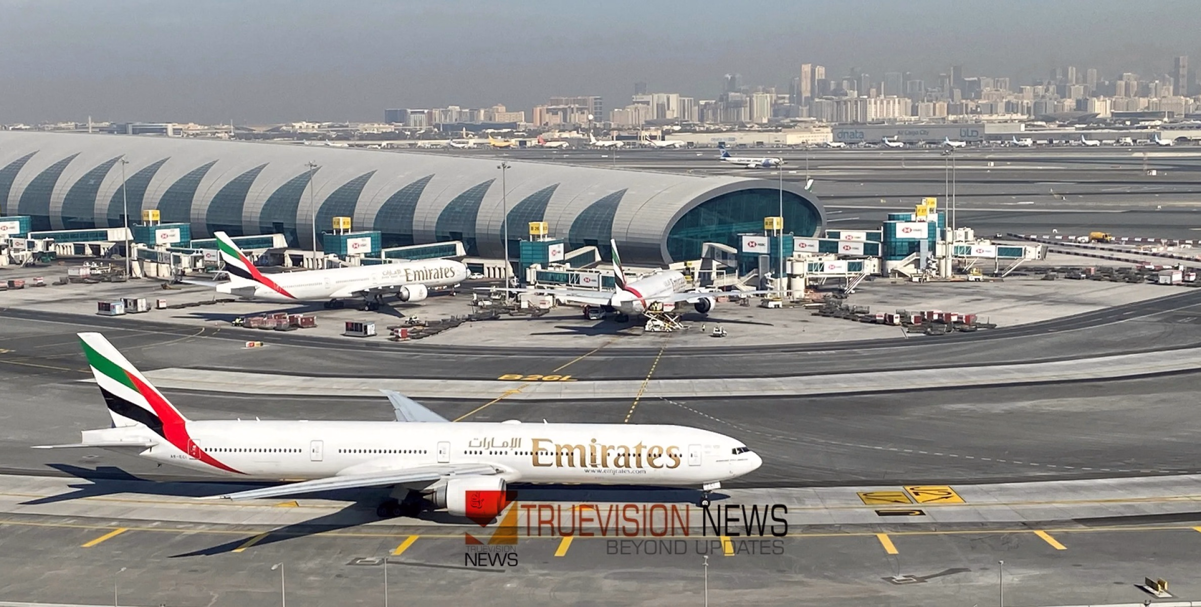  #IndianEmbassy | ദുബായ് വിമാനത്താവളം വഴി അടിയന്തര ആവശ്യങ്ങള്‍ക്കല്ലാതെയുള്ള യാത്രകൾ പുനഃക്രമീകരിക്കണം-ഇന്ത്യന്‍ എംബസി