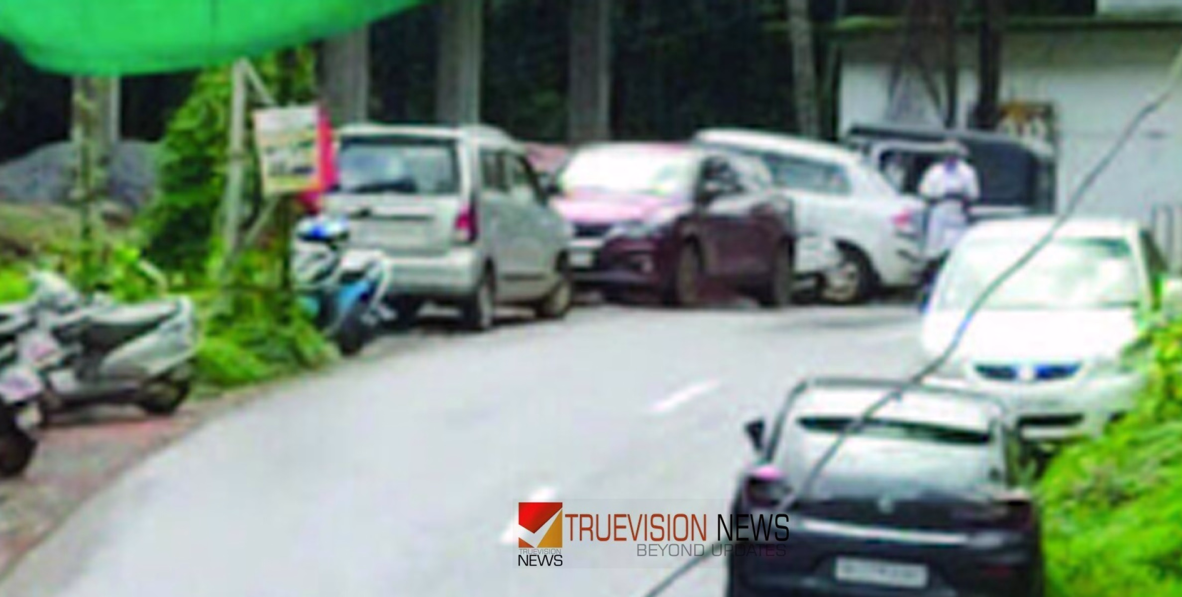 #MullankunnuAngadi | വാഹനങ്ങള്‍ പാര്‍ക്ക് ചെയ്യാന്‍ സൗകര്യമില്ലാതെ മുള്ളന്‍കുന്ന് അങ്ങാടി