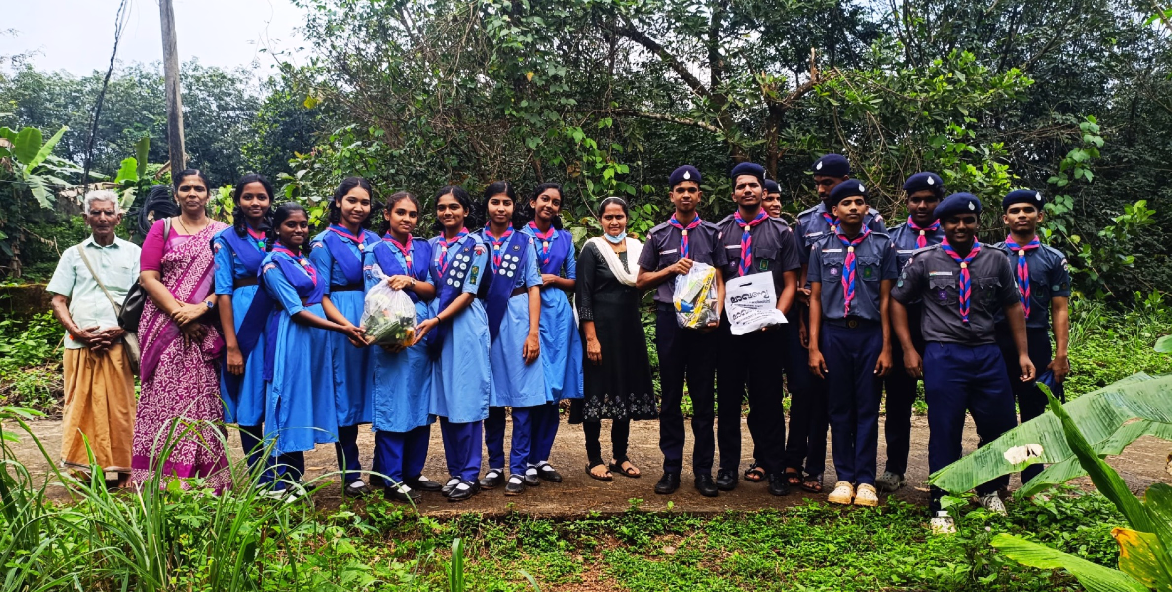 കിടപ്പു രോഗികളെ സന്ദർശിച്ച് ഓണസമ്മാനം നൽകി