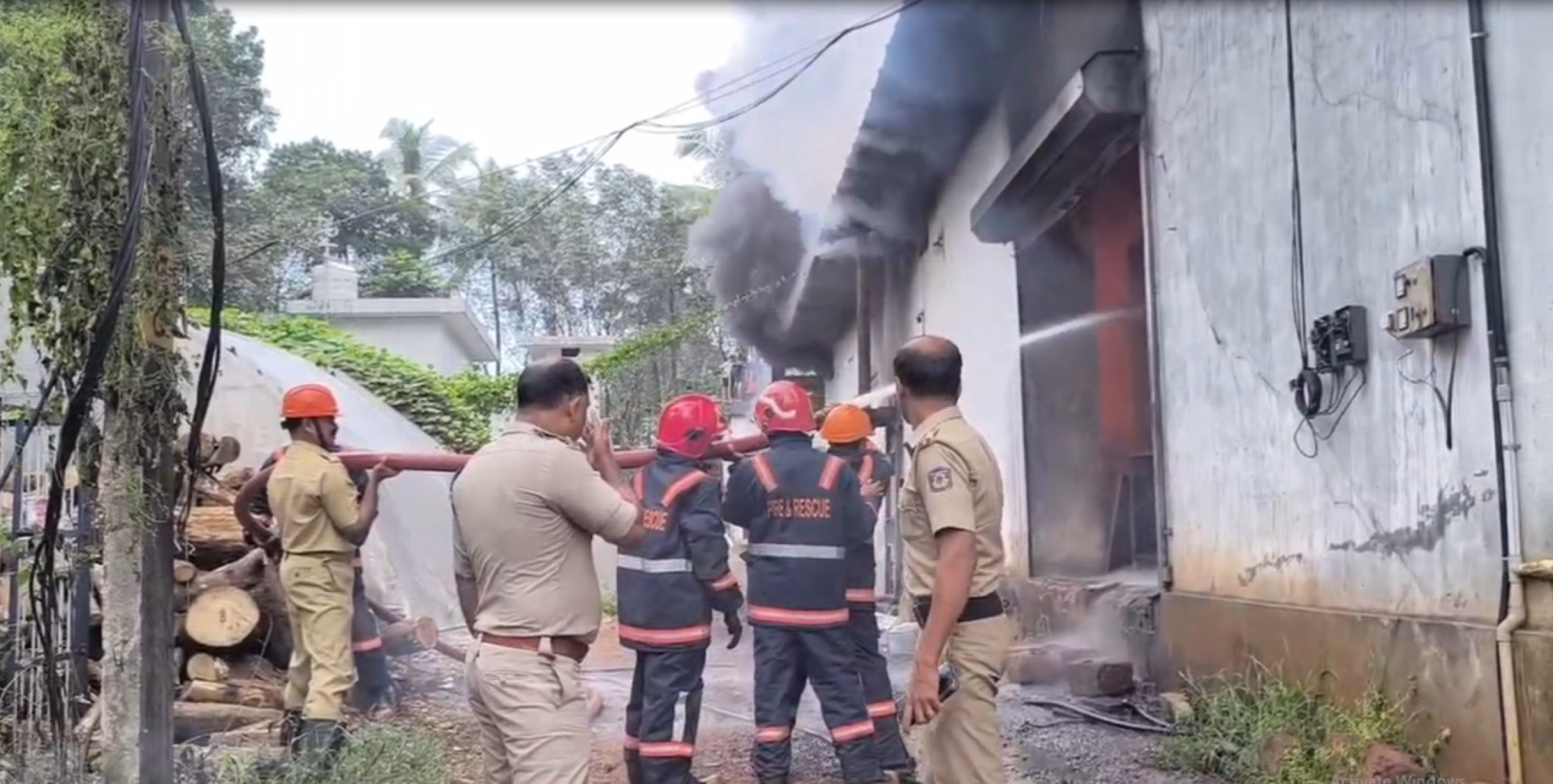 കണ്ണൂരിൽ  കൊപ്ര ഫാക്‌ടറിയിൽ തീപിടിത്തം; ആയിരം ലീറ്റർ വെളിച്ചെണ്ണ നശിച്ചു