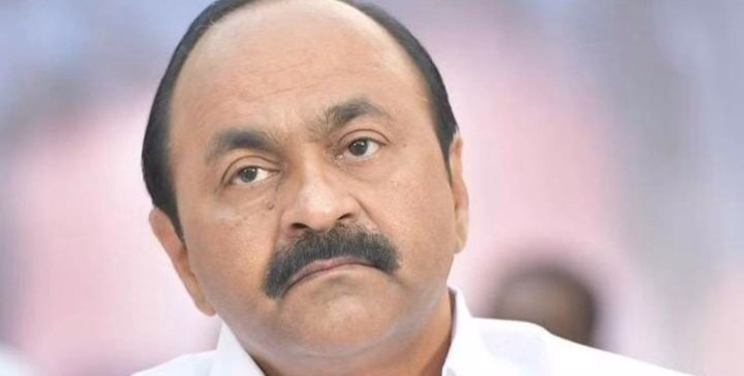 എല്ലാവർക്കും വീട്, 5 വർഷംകൊണ്ട് പദ്ധതി പൂർത്തിയാക്കും, ആശമാർക്ക് 2000 രൂപ പ്രതിമാസ അലവൻസ് ; യു ഡി എഫ്  പ്രകടന പത്രിക പുറത്തിറക്കി വി ഡി സതീശൻ