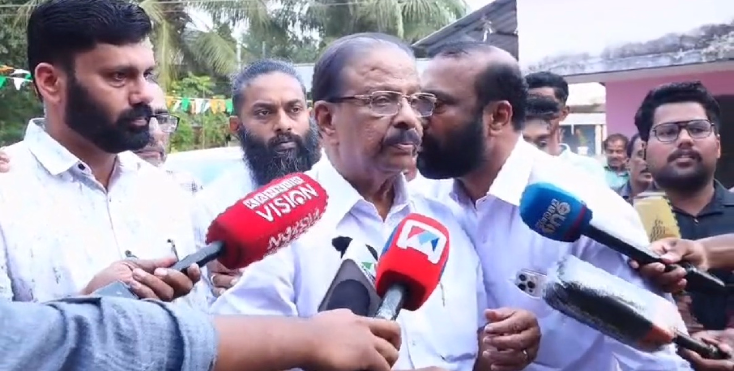 രാഹുൽ മാങ്കൂട്ടത്തിലിനെ സസ്പെൻഡ് ചെയ്യാനുള്ള തീരുമാനം അറിഞ്ഞിട്ടില്ല: നിലപാട് കടുപ്പിച്ച് കെ സുധാകരൻ