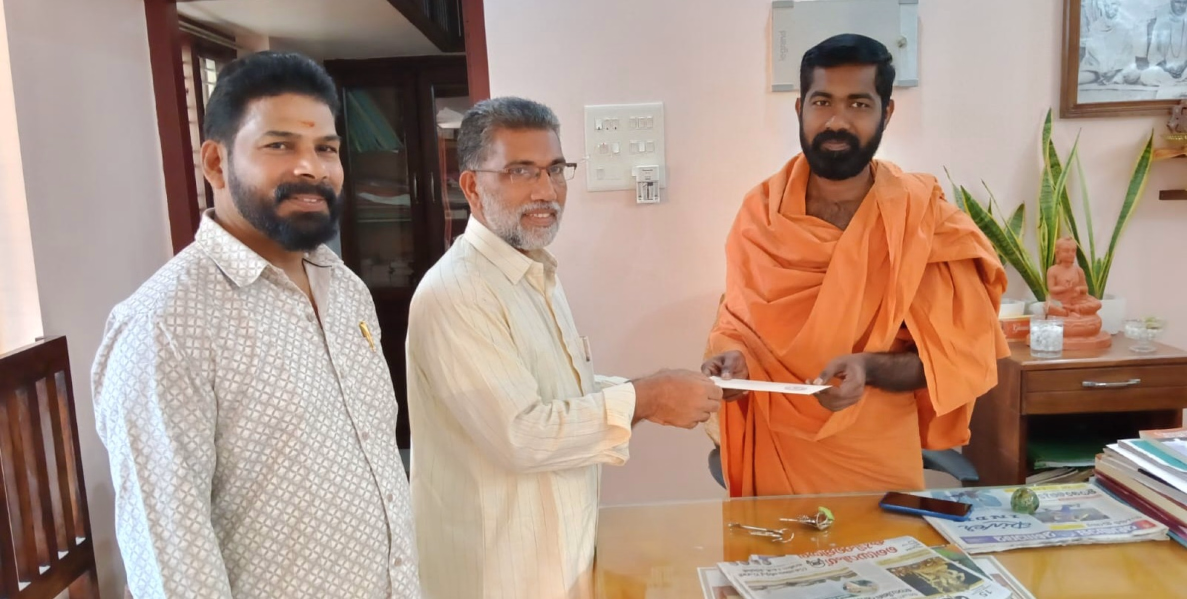 കൊട്ടിയൂരിൽ നിന്ന് ശിവഗിരിയിലേക്ക് ട്രാൻസ്പോർട്ട് ബസ് അനുവദിക്കണം :  നിവേദനം കൈമാറി 