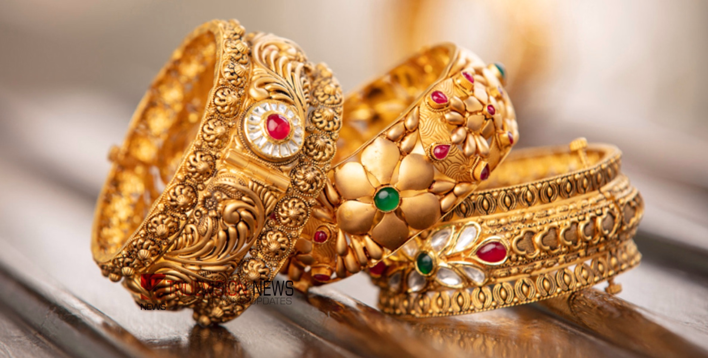 സ്വർണ്ണം വാങ്ങാൻ പ്ലാനുണ്ടോ?  കുതിപ്പ് നിർത്തി സ്വർണവില