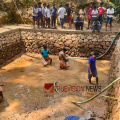 ഇനി നീന്തിത്തുടിക്കാം...: ഡി വൈ എഫ് ഐ നേത്രത്വത്തിൽ നീന്തൽ കുളം വൃത്തിയാക്കി