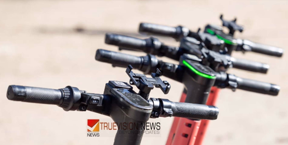 വേഗത കുറയ്ക്കാൻ യുഎഇ; ഇ സ്കൂട്ടറുകൾക്ക് കടുത്ത നിയന്ത്രണം, 16 വയസ്സിന് താഴെയുള്ളവർക്ക് ജാഗ്രത നിർദേശം നൽകി