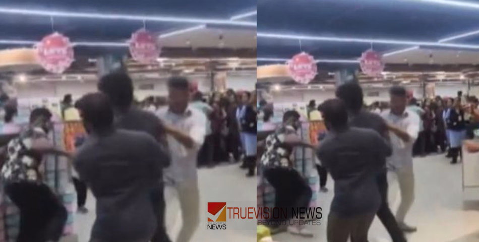 പ്രതികാര ദാഹം മാളിലും തീർത്തു...! പൊലീസ് ഉദ്യോഗസ്ഥനെ മർദ്ദിച്ച സംഭവം; രണ്ട് എസ്എഫ്ഐ പ്രവര്ത്തകര് അറസ്റ്റില്