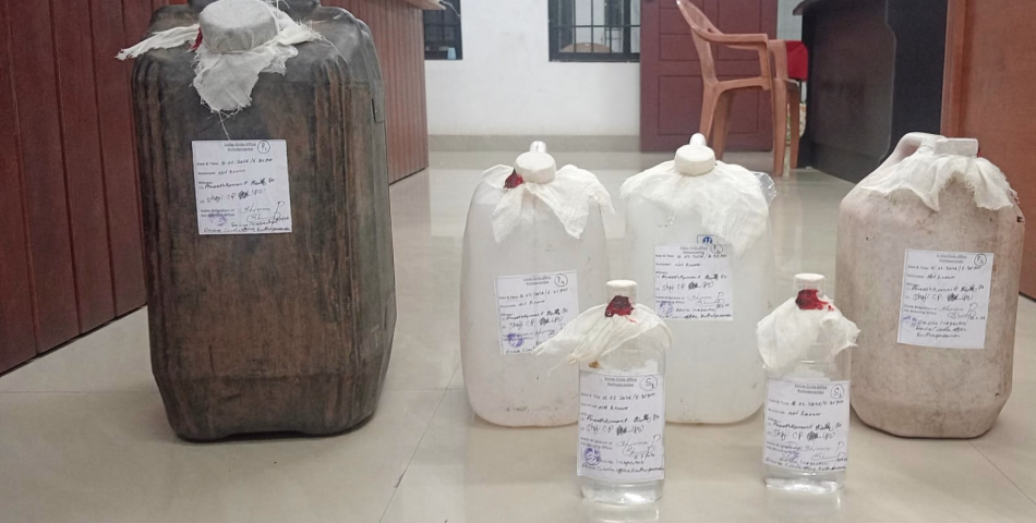 മാലൂരിൽ എക്സൈസിന്റെ ചാരായ വേട്ട ; 60 ലിറ്റർ ചാരായം പിടികൂടി