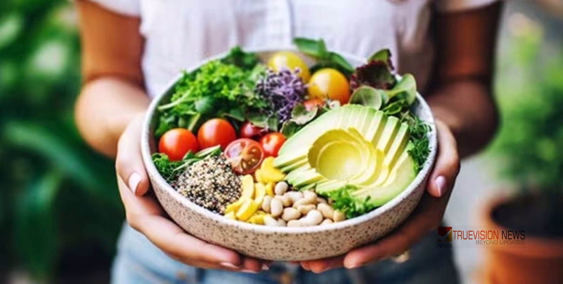 തിളക്കമുള്ള ചർമ്മം ആഗ്രഹിക്കുന്നുണ്ടോ? ഈ 5 ലഘുഭക്ഷണങ്ങൾ ദിവസവും ശീലമാക്കൂ