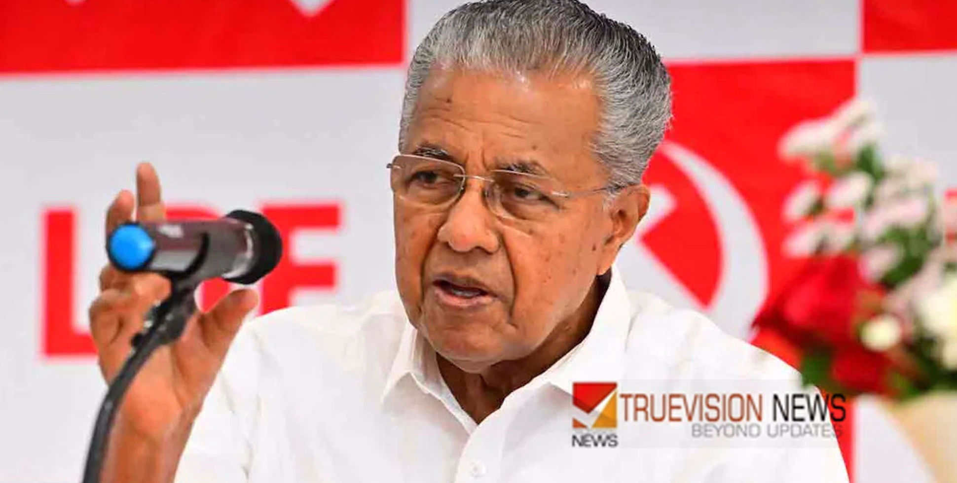 ദൃശ്യമാധ്യമങ്ങൾ വിട്ടുനിന്നു; പാലം ഉദ്ഘാടന വേദിയിൽ അതൃപ്തി പ്രകടിപ്പിച്ച് മുഖ്യമന്ത്രി