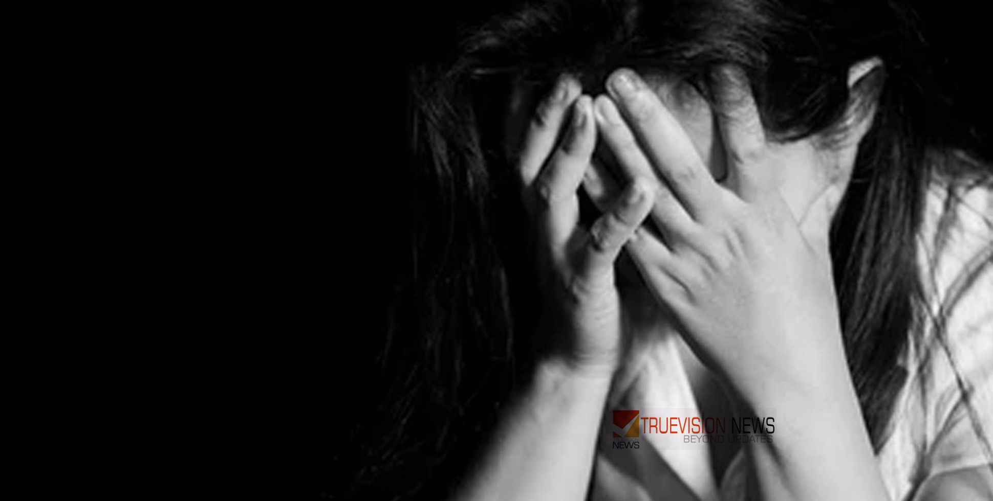 മകളെ വിറ്റ രണ്ടാനമ്മ; 17-കാരിയെ വേശ്യാവൃത്തിക്ക് പ്രേരിപ്പിച്ച കേസിൽ രണ്ടാനമ്മയ്ക്ക് മൂന്ന് വർഷം തടവ്