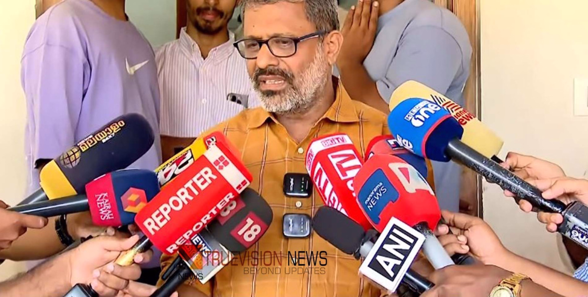 പി കെ ശശിയുടെ രാജി; തീരുമാനമെടുക്കുന്നതിന് മുമ്പ് പാർട്ടിയുമായി ആലോചിക്കാമായിരുന്നെന്ന് സുരേഷ് ബാബു